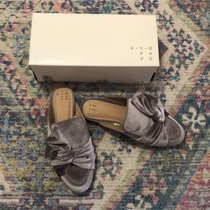 Purple/grey Velvet Mules